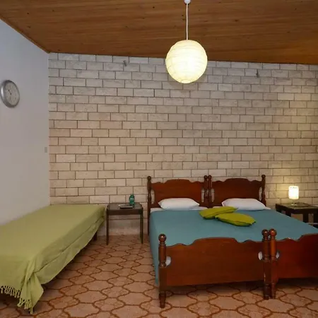 Apartment Apartman Gajine Jesenice (Split-Dalmatia)